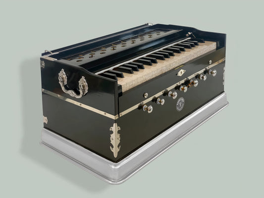 Harmonium Black Silver 7 stop